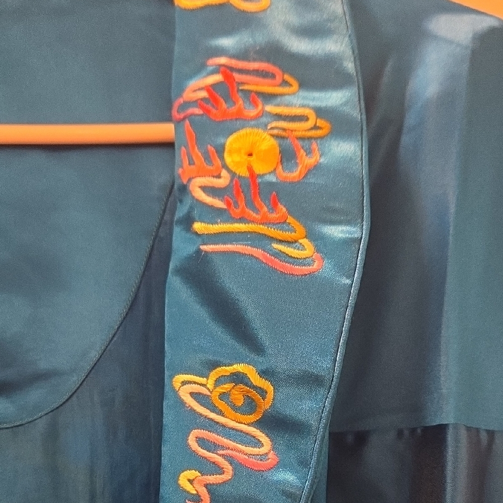 NWOT Vibrant Blue Embroidered Kimono With Dragon Embroidering On Back - Picture 6 of 9
